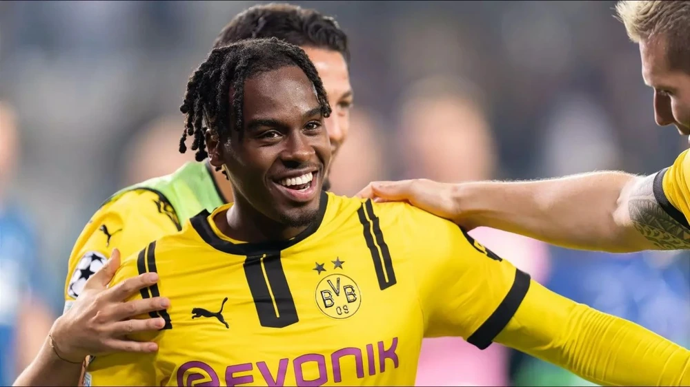 Tin chuyển nhượng ngày 11/6: Sesko bật đèn xanh cho Arsenal; MU cân nhắc 'món hời' từ PSG - Ảnh 1.