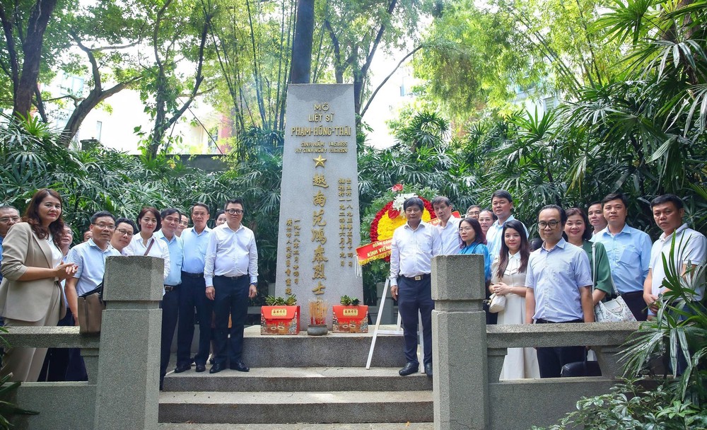 vnapotaldoancongtachoinhabaovietnamthamnoibachosanglapbaothanhnientaiquangchautrungquoc8086570-17496582204591129088124.jpg