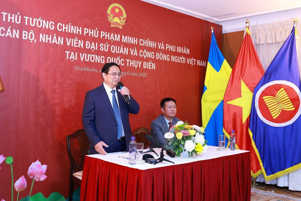 Thủ tướng gặp cộng đồng người Việt Nam tại Thụy Điển - Ảnh 1.