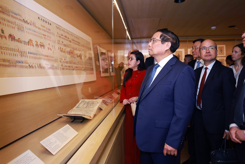 Thủ tướng tham quan Bảo tàng Quai Branly tại Thủ đô Paris, Pháp - Ảnh 5.