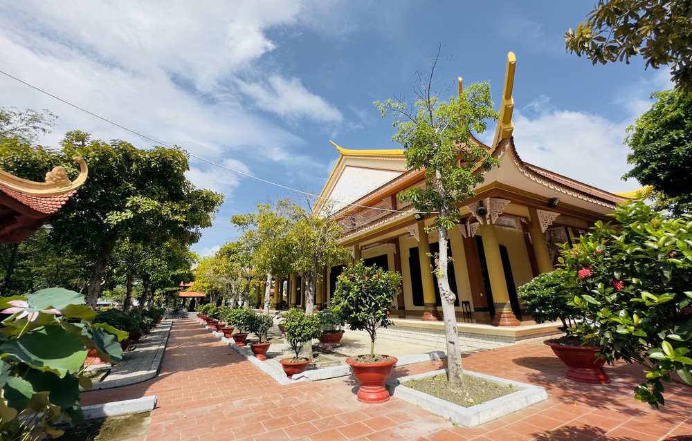 Thiền viện Trúc Lâm - viên ngọc tâm linh giữa lòng Bảy Núi An Giang - Ảnh 2. Thiền viện Trúc Lâm - viên ngọc tâm linh giữa lòng Bảy Núi An Giang - Ảnh 2.