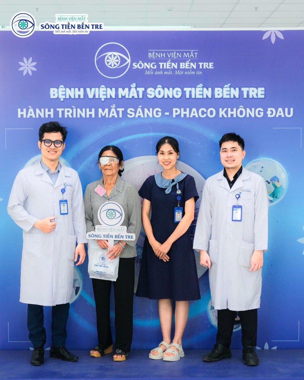 5.000 ca Phaco thành công sau một năm tại Bệnh viện Mắt Sông Tiền - Bến Tre - Ảnh 1.