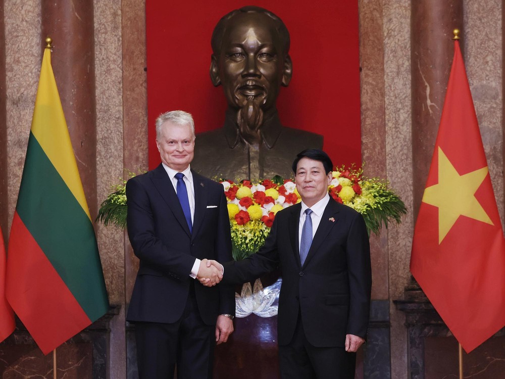 Chủ tịch nước Lương Cường chủ trì lễ đón Tổng thống Litva thăm chính thức Việt Nam - Ảnh 1.