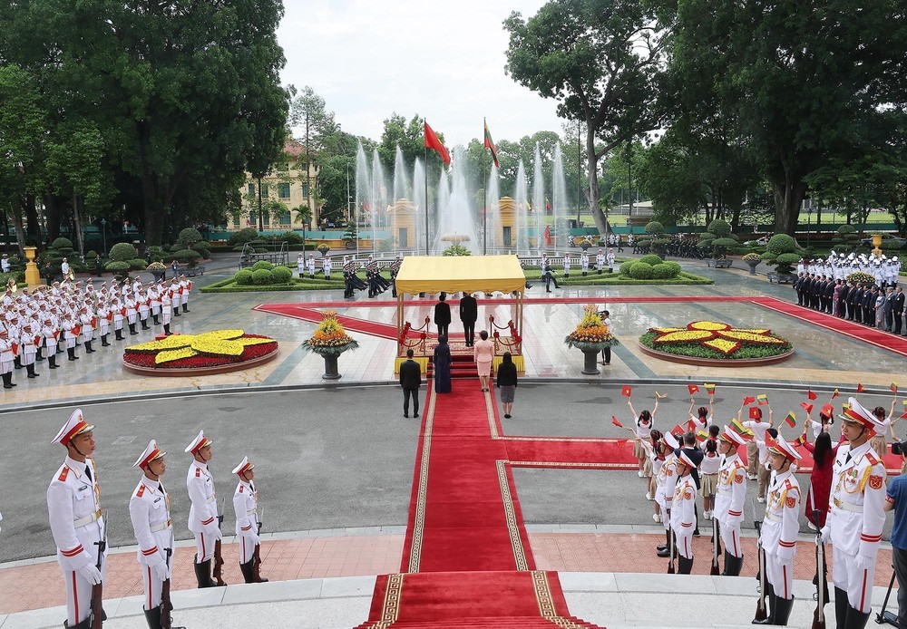 Chủ tịch nước Lương Cường chủ trì lễ đón Tổng thống Litva thăm chính thức Việt Nam - Ảnh 5.