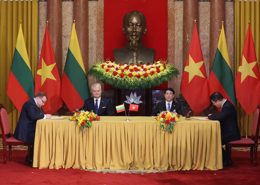 Tổng thống Cộng hòa Litva Gitanas Nauseda và Phu nhân kết thúc chuyến thăm chính thức Việt Nam - Ảnh 2.