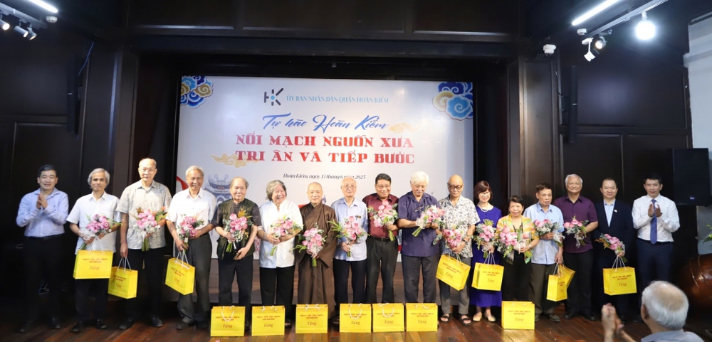 Quận Hoàn Kiếm 'nối mạch nguồn xưa' trong bảo tồn di sản - Ảnh 1.