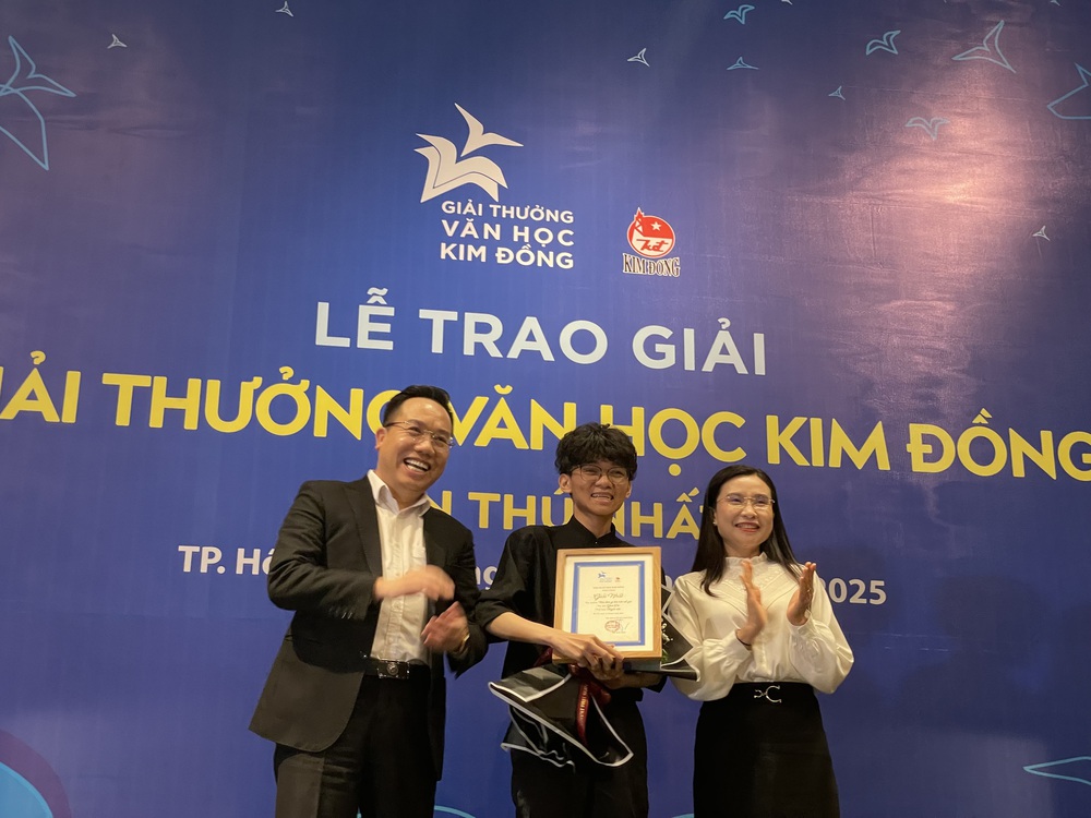 Giải Nhất Văn học Kim Đồng lần 1 sẽ hỏi người lớn cách tiêu tiền giải thưởng - Ảnh 1.