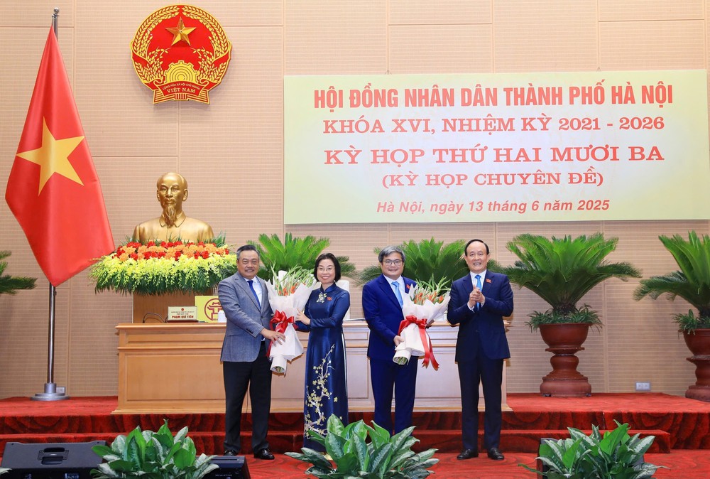 Bầu bổ sung Phó Chủ tịch HĐND và Phó Chủ tịch UBND thành phố Hà Nội - Ảnh 2.