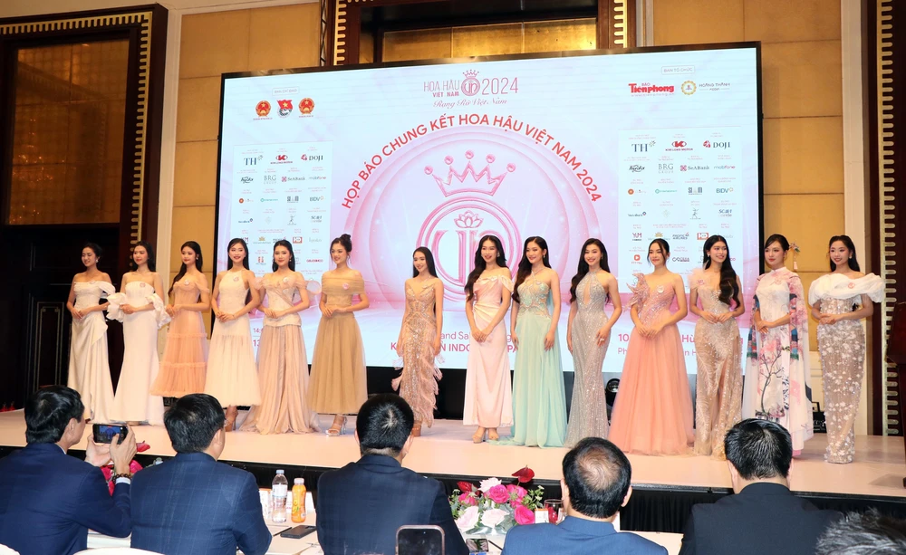 Đêm Chung kết Hoa hậu Việt Nam 2024 tạm hoãn do mưa bão bất thường - Ảnh 3.
