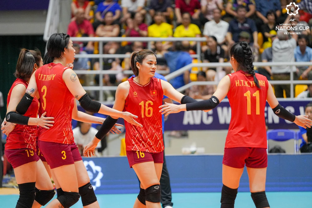 Tuyển bóng chuyền nữ Việt Nam vô địch AVC Nations Cup mùa thứ 3 liên tiếp