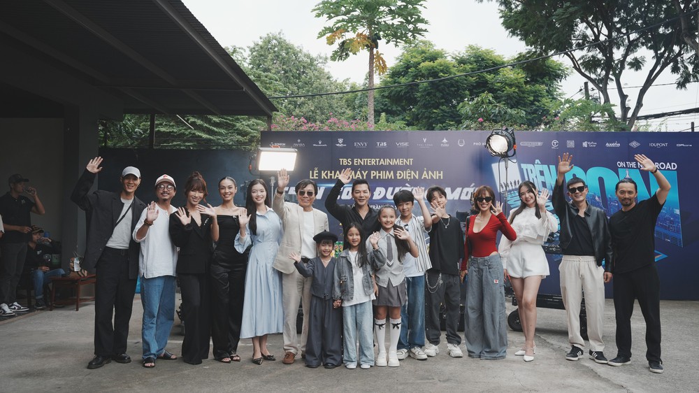 Trần Bảo Sơn với &quot;Trên con đường mới&quot;: Khởi đầu hành trình mang dấu ấn cá nhân - Ảnh 2.