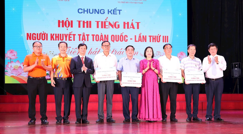Chung kết Hội thi Tiếng hát người khuyết tật toàn quốc lần thứ III - Ảnh 3. Chung kết Hội thi Tiếng hát người khuyết tật toàn quốc lần thứ III - Ảnh 3.