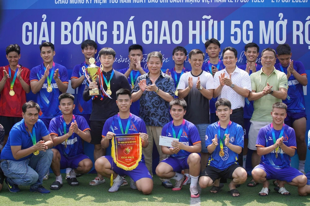 TTVH - VNA giành ngôi Á quân giải bóng đá 5G mở rộng - Ảnh 2.