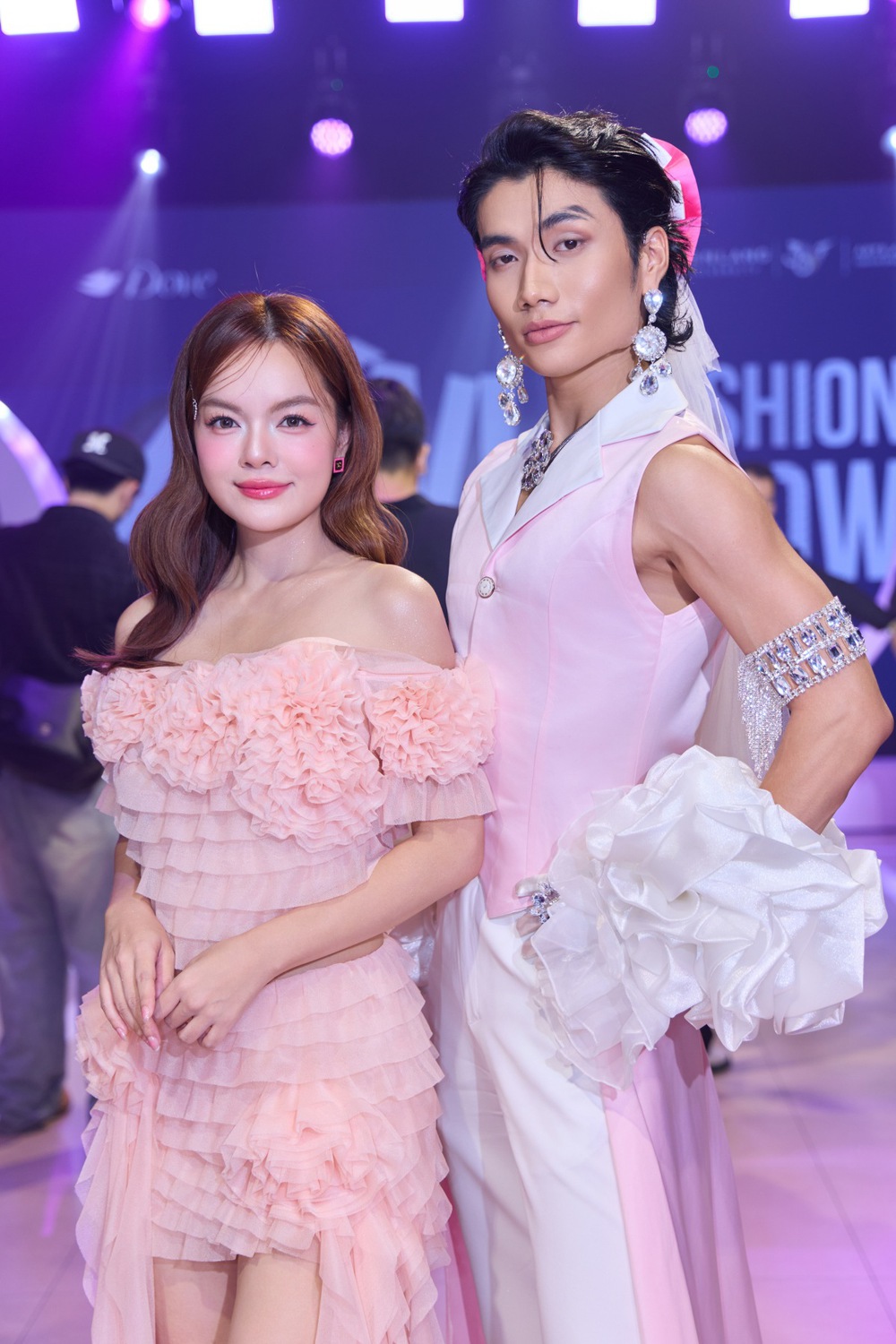 “Bùng nổ” với BST thiết kế thời trang của Gen Z tại  “Gánh” Fashion Show - Ảnh 2.