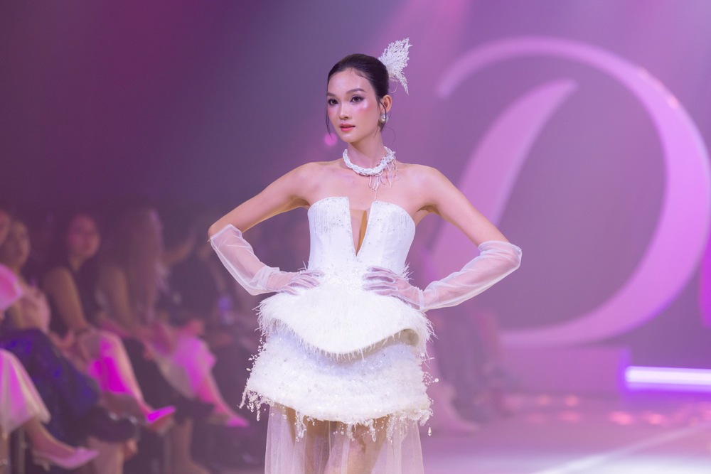 “Bùng nổ” với BST thiết kế thời trang của Gen Z tại  “Gánh” Fashion Show - Ảnh 4.