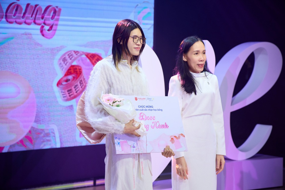 “Bùng nổ” với BST thiết kế thời trang của Gen Z tại  “Gánh” Fashion Show - Ảnh 6.