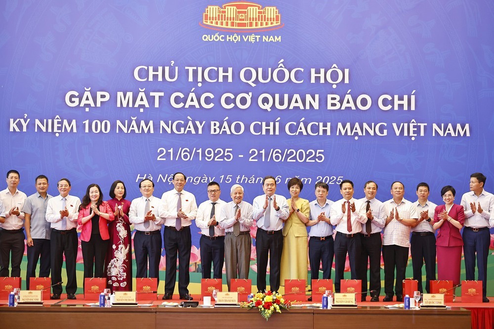 vnapotalchutichquochoigapmatlanhdaocaccoquanbaochi8093004-17499739333591466448746.jpg