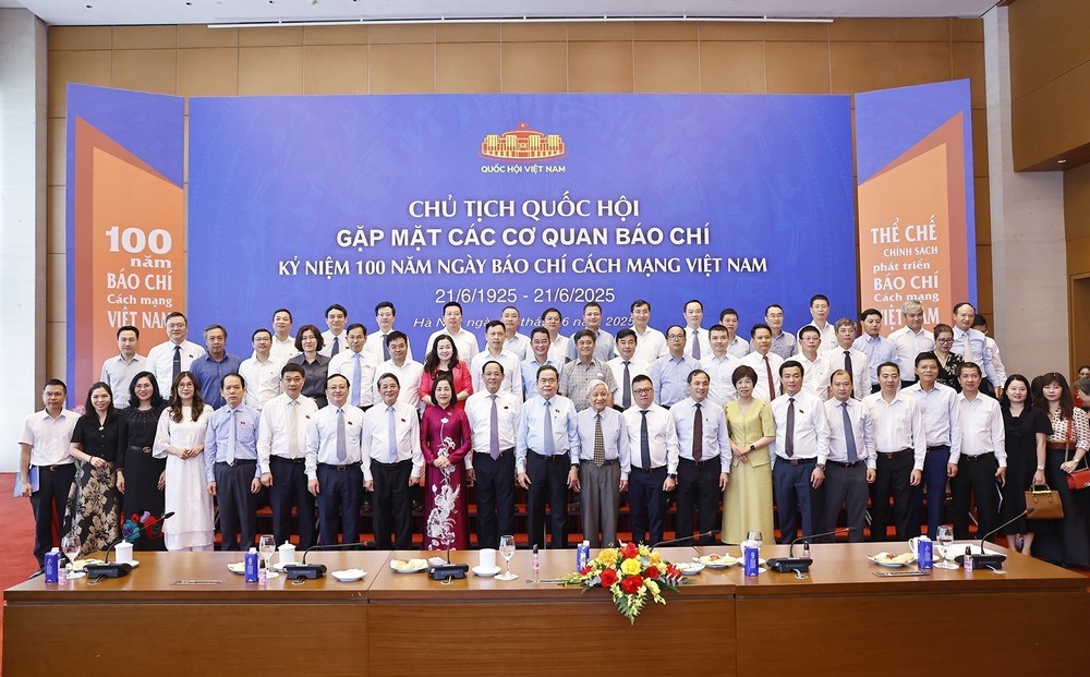 vnapotalchutichquochoigapmatlanhdaocaccoquanbaochi8093006-17499739333812104617390.jpg