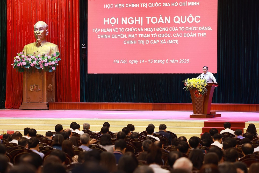 Thủ tướng dự bế mạc Hội nghị tập huấn hoạt động của tổ chức Đảng, chính quyền, MTTQ và đoàn thể chính trị cấp xã - Ảnh 2.
