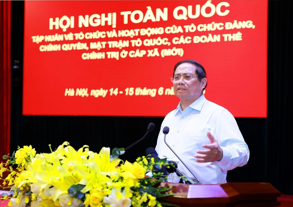 Thủ tướng dự bế mạc Hội nghị tập huấn hoạt động của tổ chức Đảng, chính quyền, MTTQ và đoàn thể chính trị cấp xã - Ảnh 1.