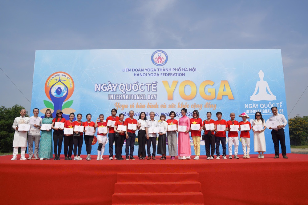Gần 2.000 người tham dự Festival Chào mừng ngày Quốc tế Yoga - Ảnh 3.