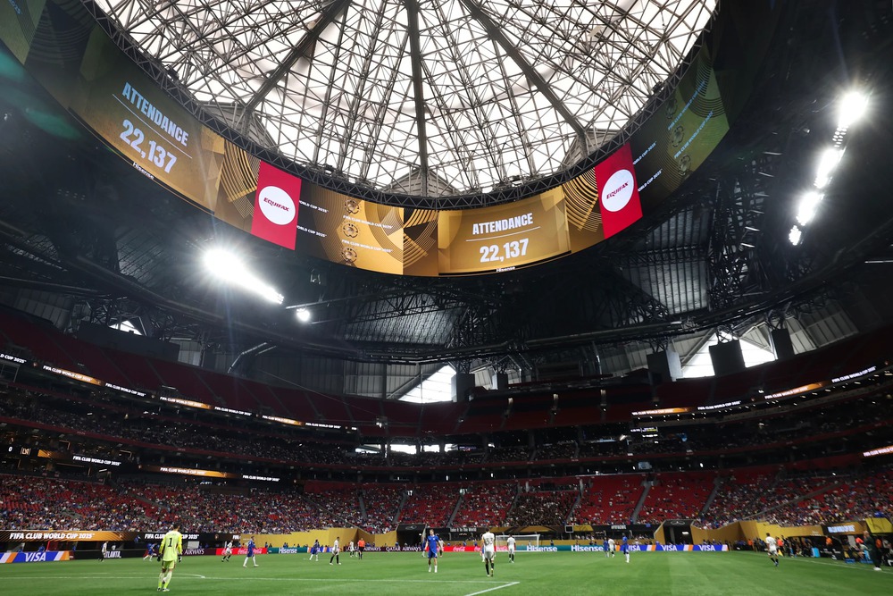 Fan Chelsea thất vọng và ngượng ngùng với màn chào sân của đội nhà ở FIFA Club World Cup 2025 - Ảnh 1. Fan Chelsea thất vọng và ngượng ngùng với màn chào sân của đội nhà ở FIFA Club World Cup 2025 - Ảnh 1.