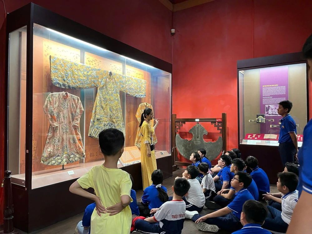 Đưa công nghiệp văn hóa thành ngành kinh tế mũi nhọn - Ảnh 2. Đưa công nghiệp văn hóa thành ngành kinh tế mũi nhọn - Ảnh 2.