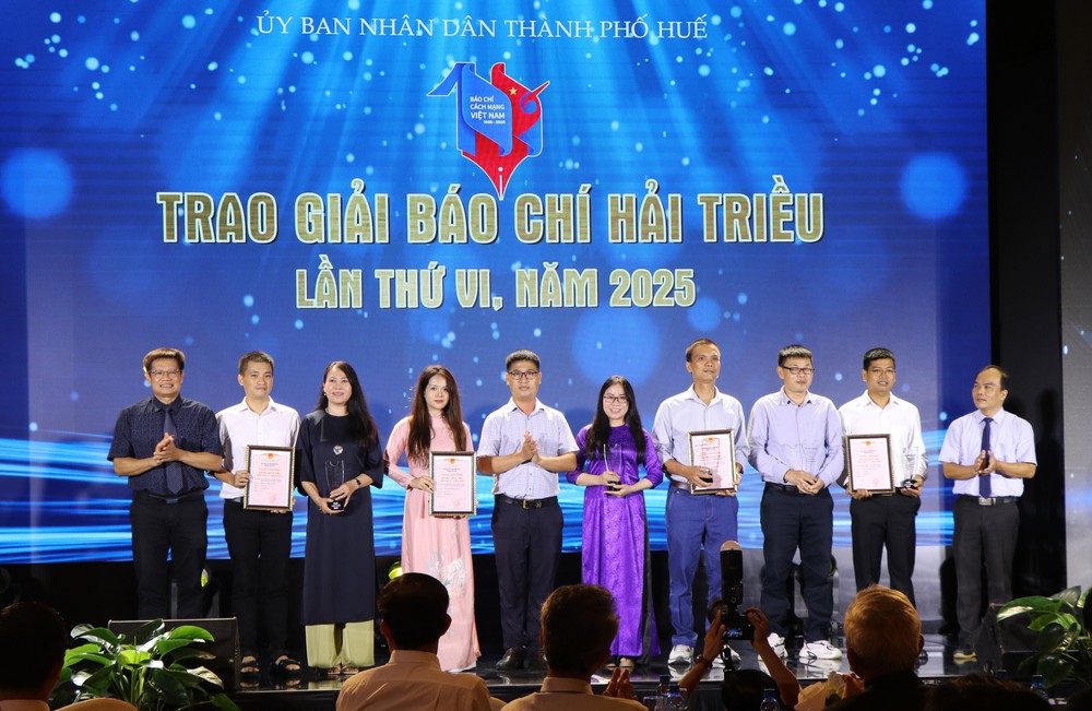 Trao 30 giải thưởng cho các tác phẩm văn học nghệ thuật về nghề báo - người làm báo - Ảnh 6.