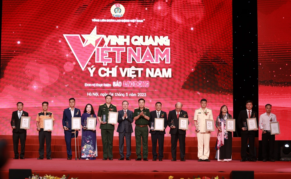"Vinh quang Việt Nam": Vinh danh những khát vọng cống hiến không ngừng - Ảnh 6. "Vinh quang Việt Nam": Vinh danh những khát vọng cống hiến không ngừng - Ảnh 6.