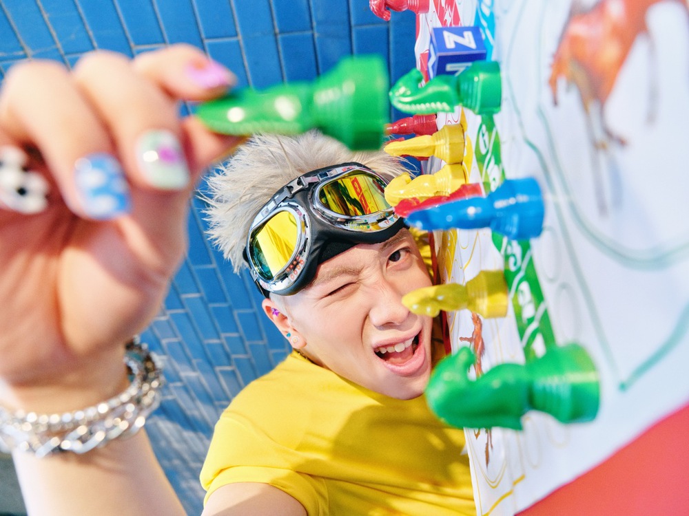 NICKY khiến fan bất ngờ với MV “tuyệt đối điện ảnh” mang tên "DNA" - Ảnh 3. NICKY khiến fan bất ngờ với MV “tuyệt đối điện ảnh” mang tên "DNA" - Ảnh 3.