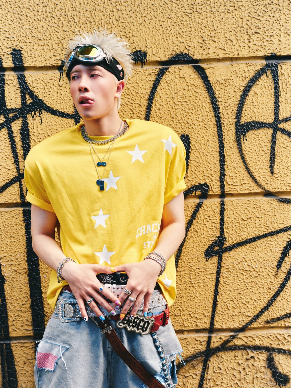 NICKY khiến fan bất ngờ với MV “tuyệt đối điện ảnh” mang tên "DNA" - Ảnh 2. NICKY khiến fan bất ngờ với MV “tuyệt đối điện ảnh” mang tên "DNA" - Ảnh 2.