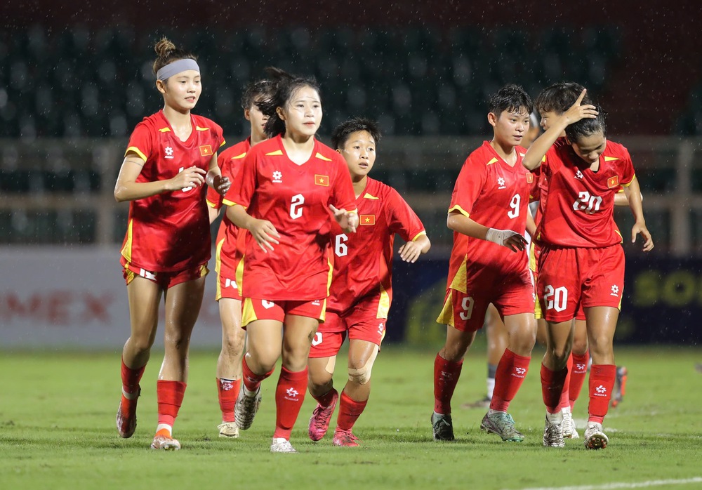 TRỰC TIẾP bóng đá Việt Nam vs Thái Lan 18h30 hôm nay, chung kết U19 nữ Đông Nam Á - Ảnh 2. TRỰC TIẾP bóng đá Việt Nam vs Thái Lan 18h30 hôm nay, chung kết U19 nữ Đông Nam Á - Ảnh 2.