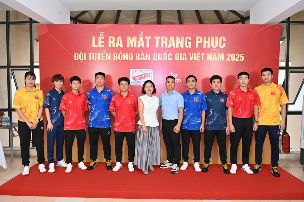 Ra mắt trang phục ĐT bóng bàn Quốc gia Việt Nam 2025 - Ảnh 1.