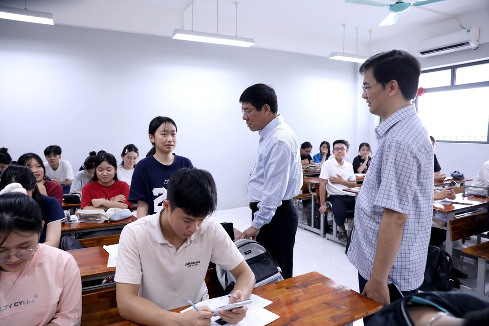 Hướng dẫn tổ chức thi tốt nghiệp Trung học Phổ thông 2025 trong bối cảnh sắp xếp đơn vị hành chính - Ảnh 2. Hướng dẫn tổ chức thi tốt nghiệp Trung học Phổ thông 2025 trong bối cảnh sắp xếp đơn vị hành chính - Ảnh 2.