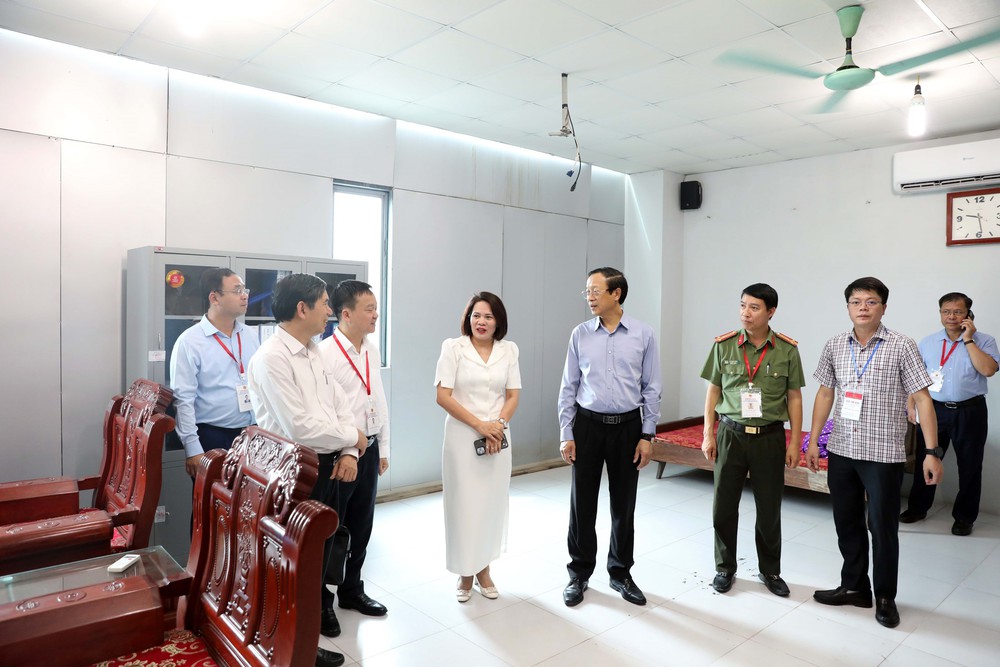 Hướng dẫn tổ chức thi tốt nghiệp Trung học Phổ thông 2025 trong bối cảnh sắp xếp đơn vị hành chính - Ảnh 1. Hướng dẫn tổ chức thi tốt nghiệp Trung học Phổ thông 2025 trong bối cảnh sắp xếp đơn vị hành chính - Ảnh 1.
