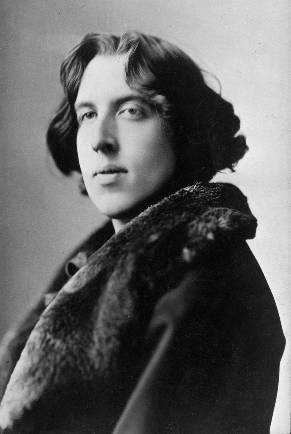 Thư viện Anh khôi phục thẻ đọc cho Oscar Wilde sau... 130 năm - Ảnh 2. Thư viện Anh khôi phục thẻ đọc cho Oscar Wilde sau... 130 năm - Ảnh 2.