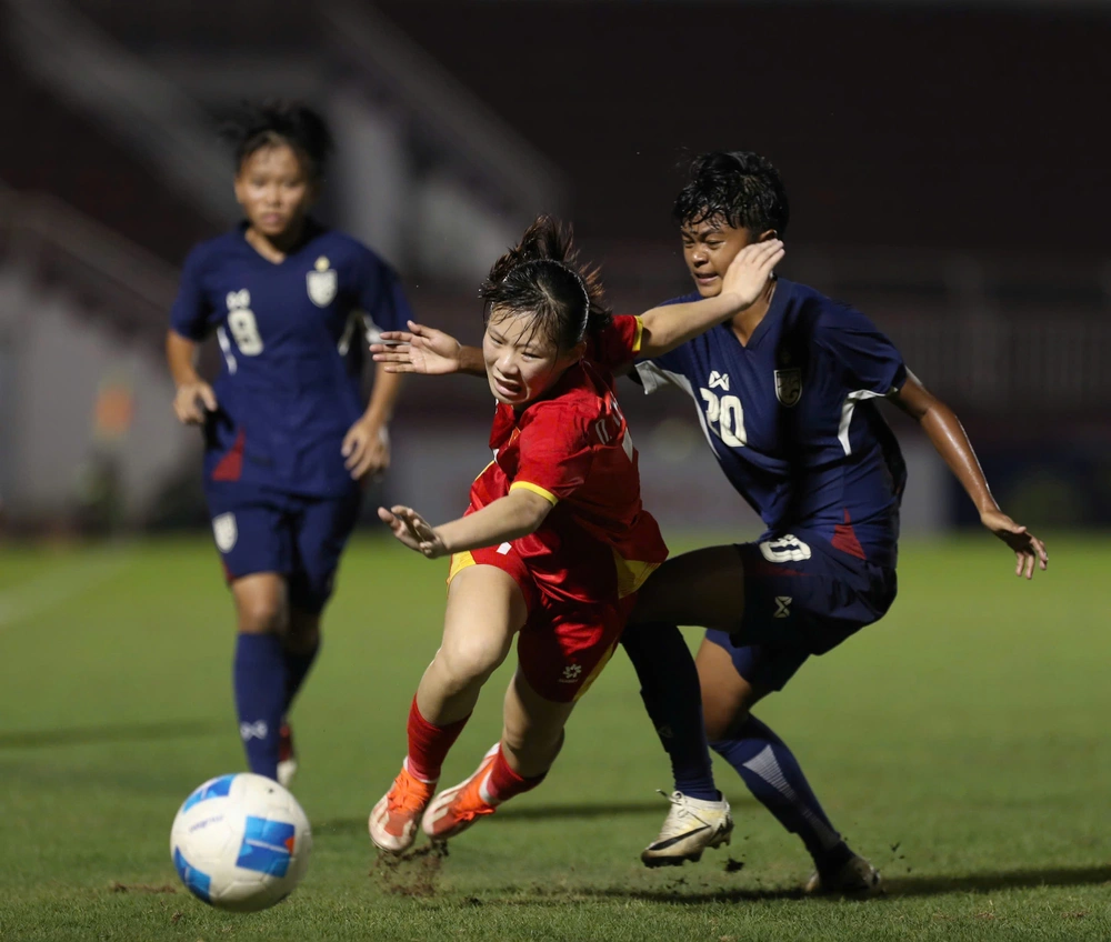 Đội trưởng U19 nữ Việt Nam không trách trọng tài, hướng về tương lai - Ảnh 2. Đội trưởng U19 nữ Việt Nam không trách trọng tài, hướng về tương lai - Ảnh 2.