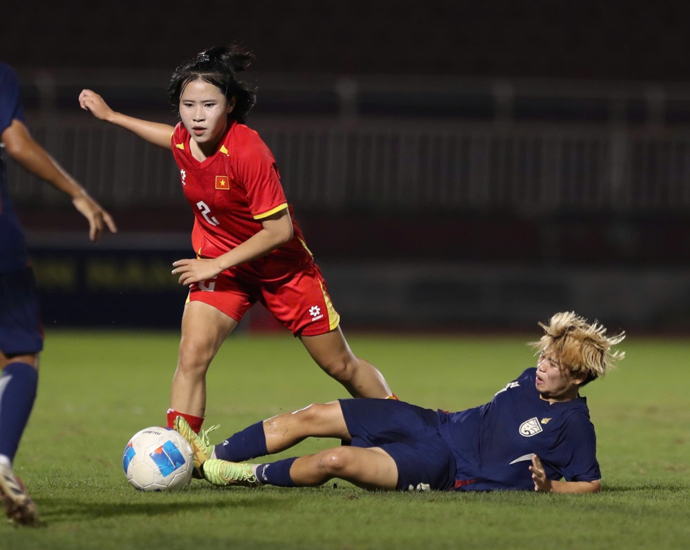 Chung kết Giải bóng đá nữ U19 vô địch Đông Nam Á 2025, U19 nữ Việt Nam 1– 3 U19 nữ Thái Lan: U19 nữ Việt Nam và kỷ lục buồn - Ảnh 1. Chung kết Giải bóng đá nữ U19 vô địch Đông Nam Á 2025, U19 nữ Việt Nam 1– 3 U19 nữ Thái Lan: U19 nữ Việt Nam và kỷ lục buồn - Ảnh 1.