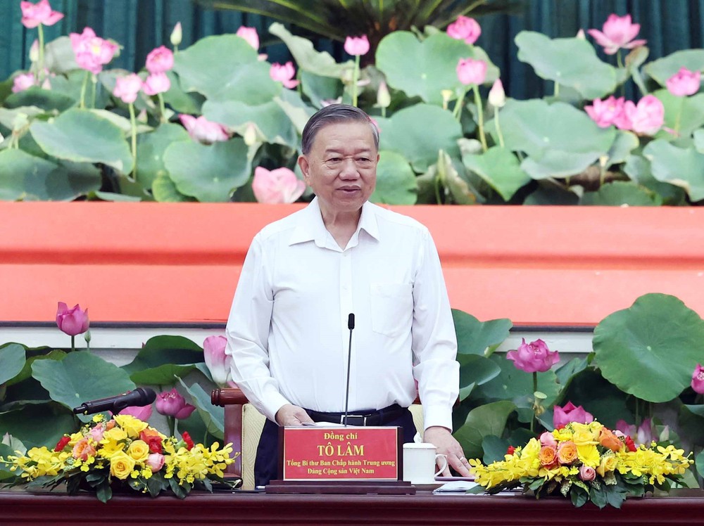 Tổng Bí thư Tô Lâm: Thành phố Hồ Chí Minh hướng tới tầm vóc mới là “siêu đô thị quốc tế” của Đông Nam Á - Ảnh 1.