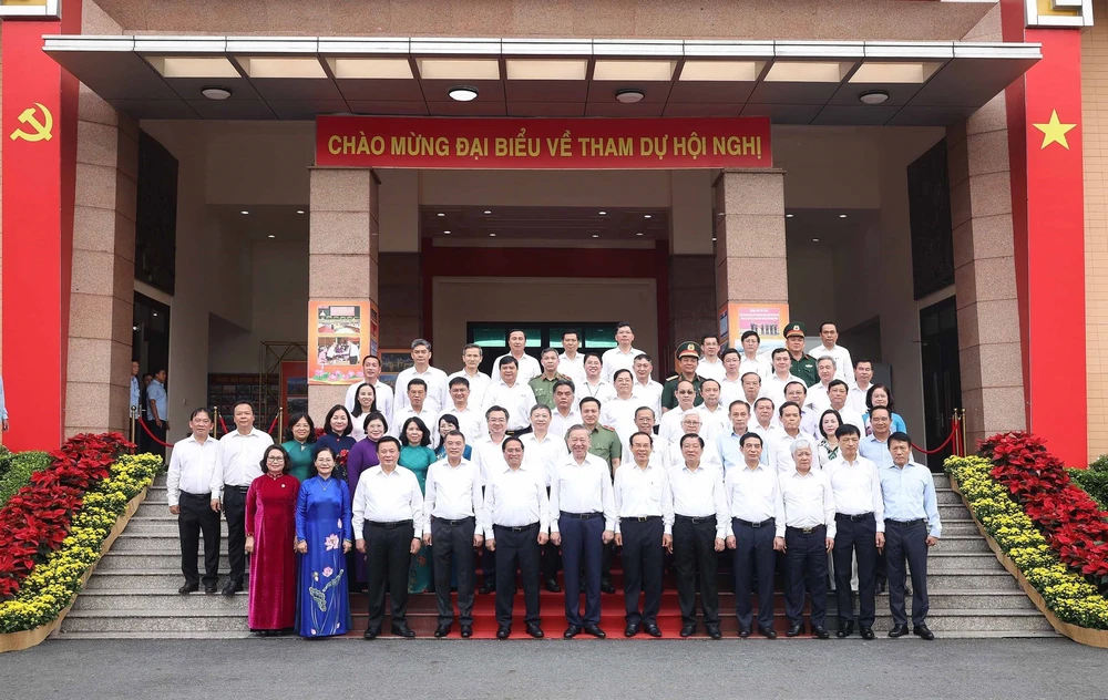 Tổng Bí thư Tô Lâm: Thành phố Hồ Chí Minh hướng tới tầm vóc mới là “siêu đô thị quốc tế” của Đông Nam Á - Ảnh 1.