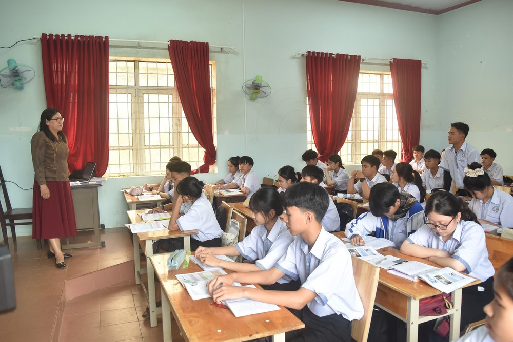 Bộ trưởng Bộ Giáo dục và Đào tạo: Không phải cứ có nhu cầu học thêm là dạy thêm kiến thức cũ - Ảnh 3. Bộ trưởng Bộ Giáo dục và Đào tạo: Không phải cứ có nhu cầu học thêm là dạy thêm kiến thức cũ - Ảnh 3.