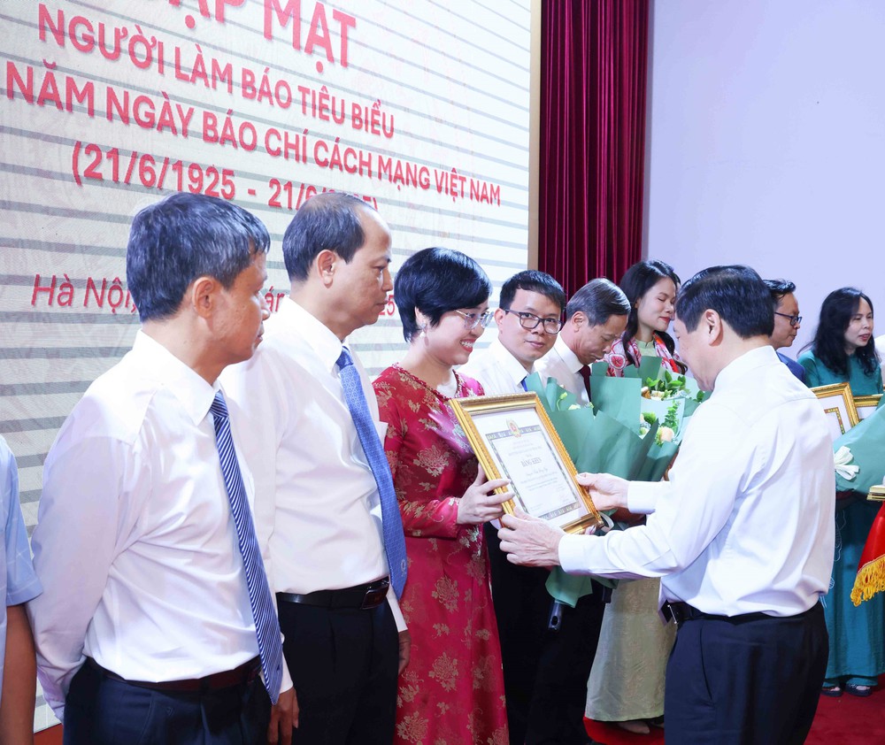 Báo chí phải xây đắp niềm tin xã hội, dẫn đường khát vọn - Ảnh 5.