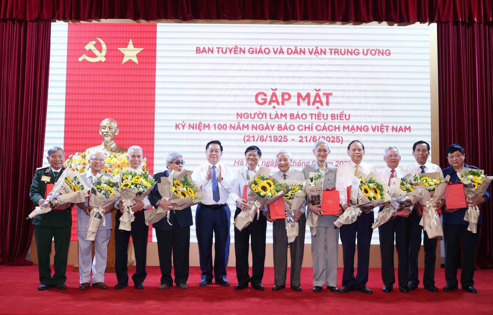 Báo chí phải xây đắp niềm tin xã hội, dẫn đường khát vọn - Ảnh 2.