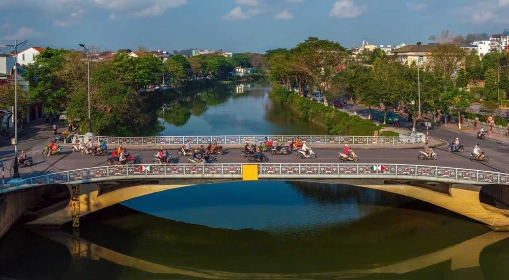 Ngôn ngữ hình khối của Điềm Phùng Thị - Từ đỉnh cao nghệ thuật đến đời sống đương đại - Ảnh 5. Ngôn ngữ hình khối của Điềm Phùng Thị - Từ đỉnh cao nghệ thuật đến đời sống đương đại - Ảnh 5.