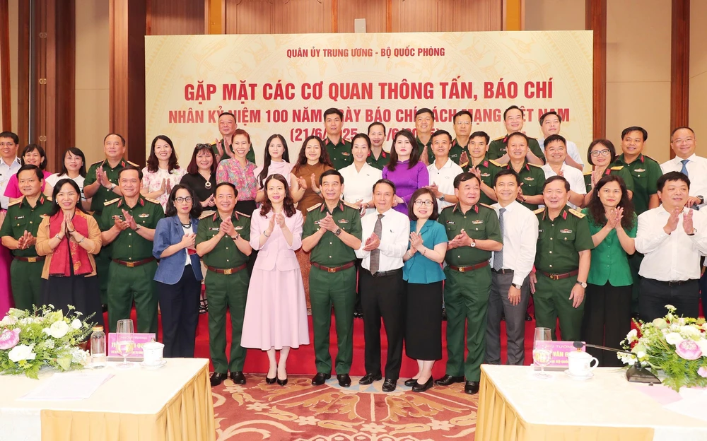 Lần đầu tiên có các lực lượng tham gia diễu binh trên biển dịp Quốc khánh 2/9 - Ảnh 1. Lần đầu tiên có các lực lượng tham gia diễu binh trên biển dịp Quốc khánh 2/9 - Ảnh 1.