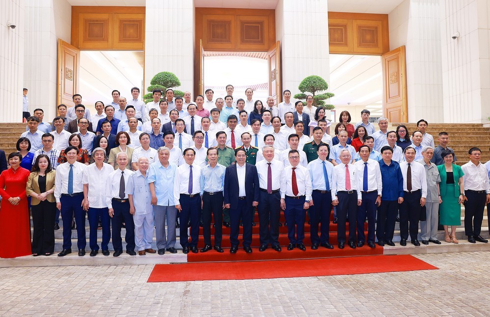 Thủ tướng Phạm Minh Chính: Chính phủ cảm ơn và luôn lắng nghe, chia sẻ, tạo điều kiện cho báo chí hoạt động thuận lợi - Ảnh 5.