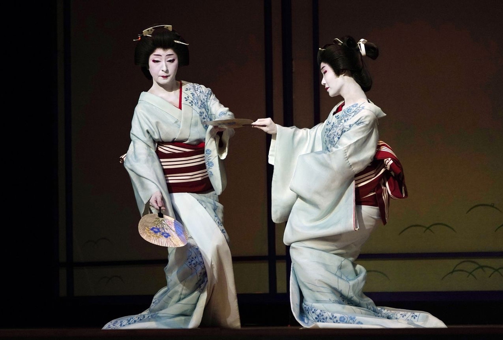 Lễ hội Azuma Odori 100 năm: Ánh sáng cuối cùng của nghề geisha Nhật Bản - Ảnh 1.