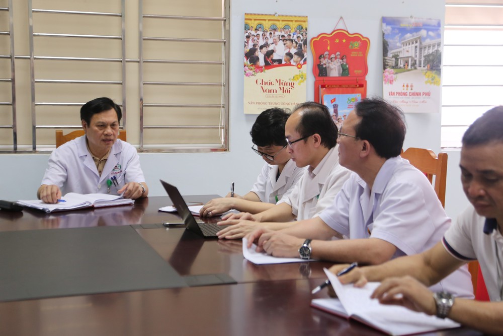 Xử lý nghiêm đối tượng hành hung nhân viên y tế ở Nghệ An - Ảnh 1.