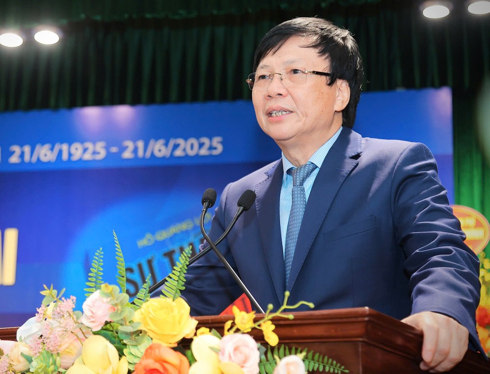 "Sự thật, lẽ phải và ngọn bút" của Hồ Quang Lợi: Tiếng nói thao thiết về nghề báo - Ảnh 1. "Sự thật, lẽ phải và ngọn bút" của Hồ Quang Lợi: Tiếng nói thao thiết về nghề báo - Ảnh 1.