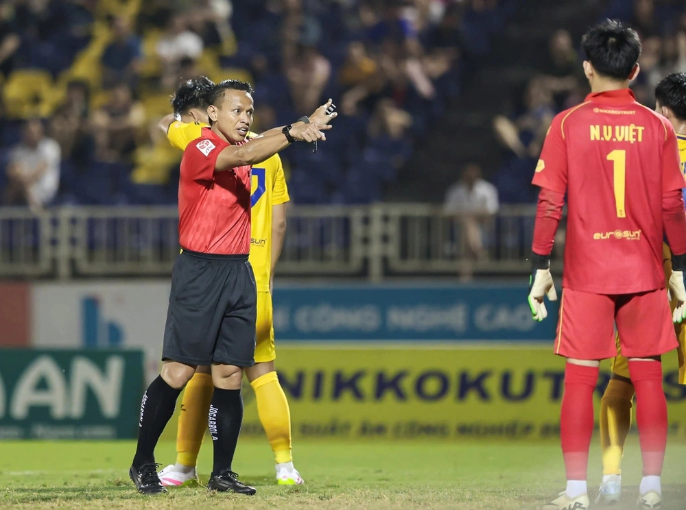 Tin nóng bóng đá Việt hôm nay 21/6: HLV Kim Sang Sik dẫn dắt U23 Việt Nam dự giải Đông Nam Á; Trọng tài Malaysia bắt trận tranh suất trụ hạng V-League - Ảnh 2. Tin nóng bóng đá Việt hôm nay 21/6: HLV Kim Sang Sik dẫn dắt U23 Việt Nam dự giải Đông Nam Á; Trọng tài Malaysia bắt trận tranh suất trụ hạng V-League - Ảnh 2.
